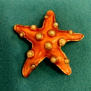Vintage Trifari Brooch
